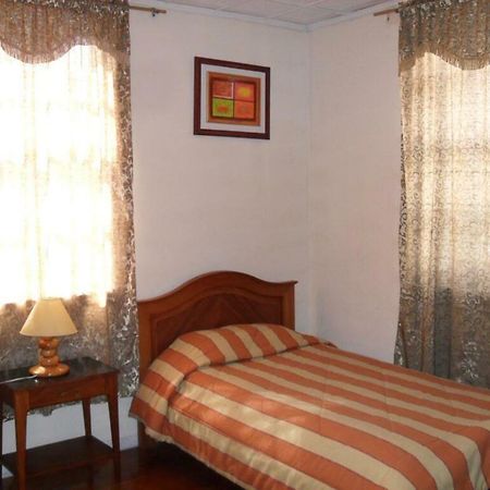 Hotel Volunteer House Quito Esterno foto