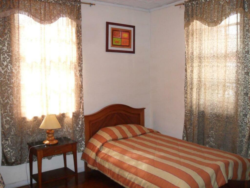 Hotel Volunteer House Quito Esterno foto
